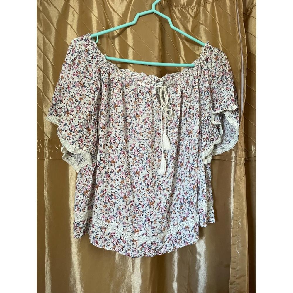 American Eagle Women’s Size Large floral top